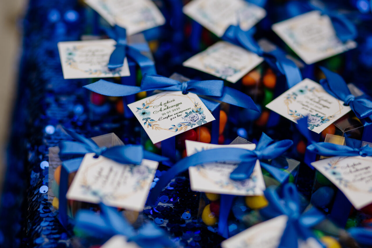 Арендовать Кафе Море Внутри. Открытая веранда в парке