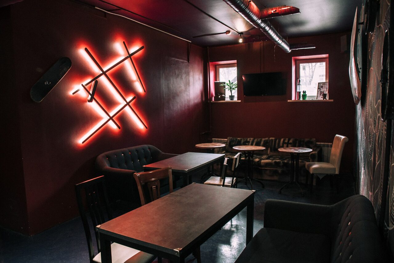 Арендовать Уютный бар на 2 зала с аутентичным дизайном