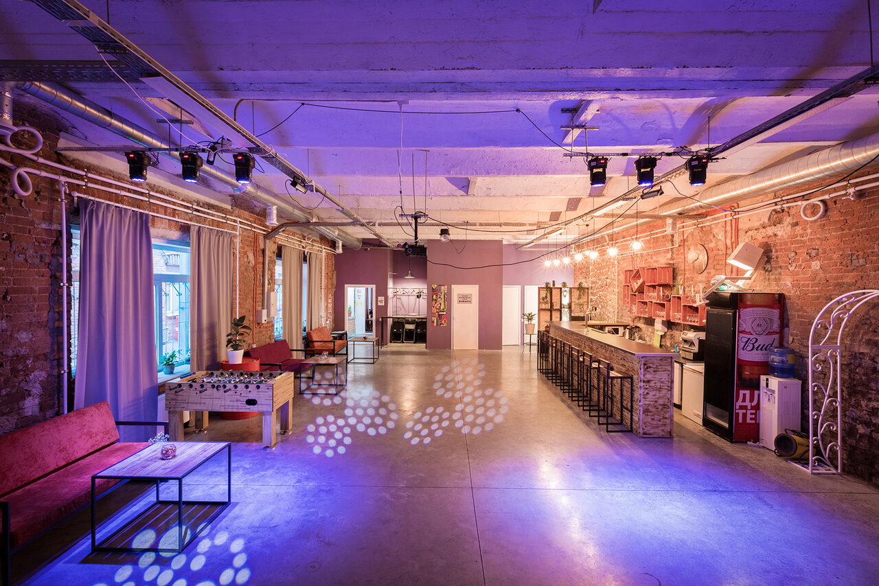 Арендовать COM.NATA. Лофт-пространство в красном кирпиче 