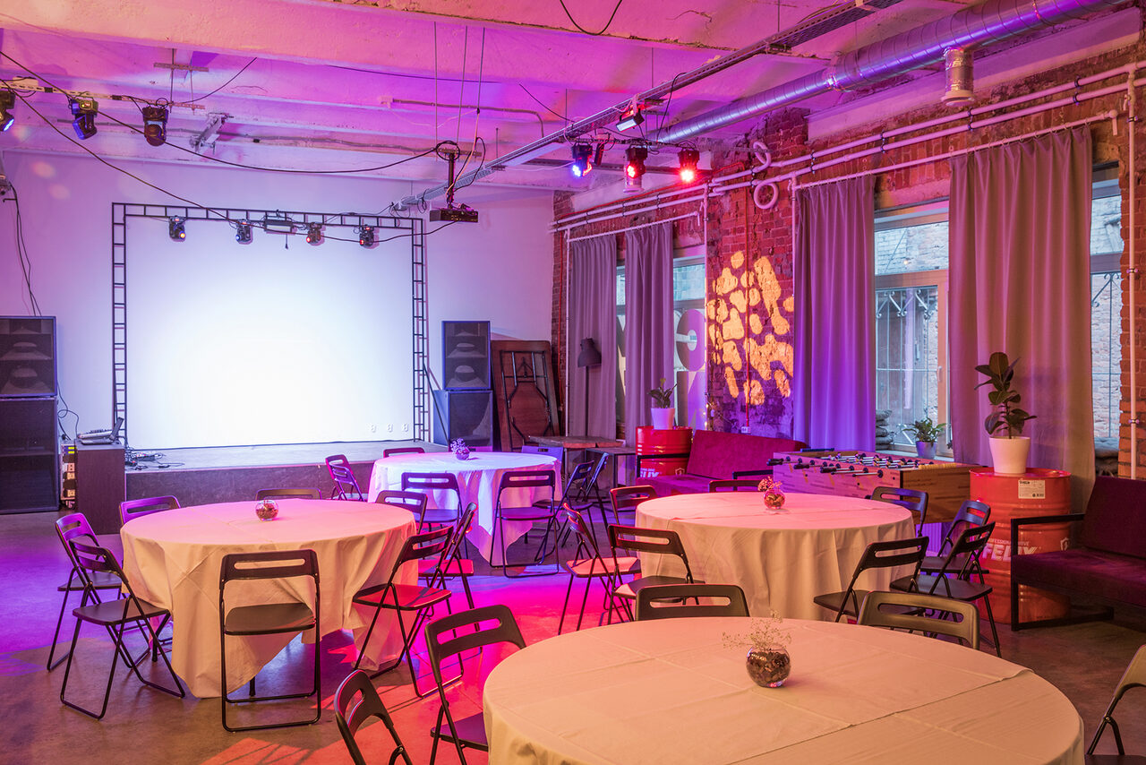 Арендовать COM.NATA. Лофт-пространство в красном кирпиче 