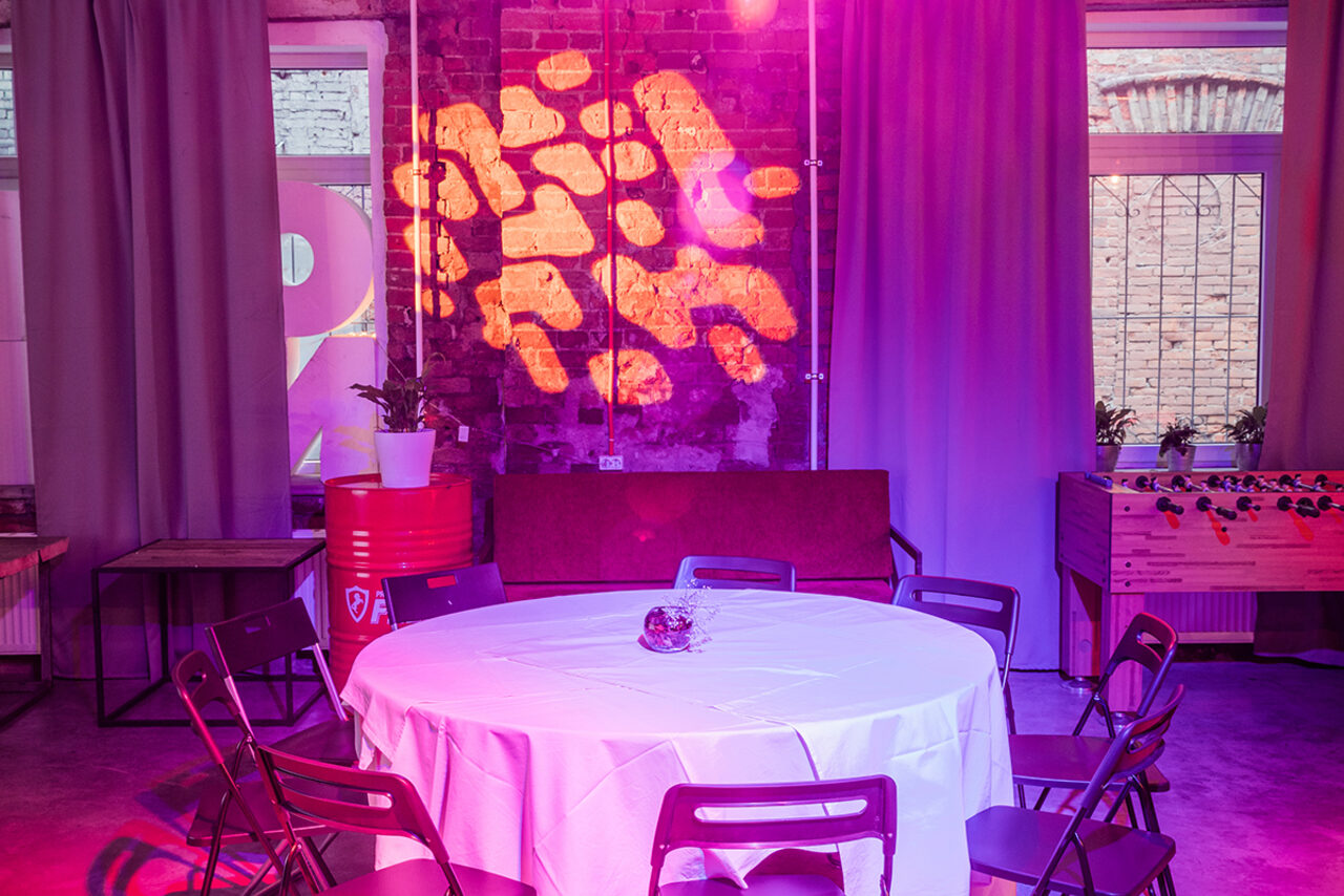 Арендовать COM.NATA. Лофт-пространство в красном кирпиче 