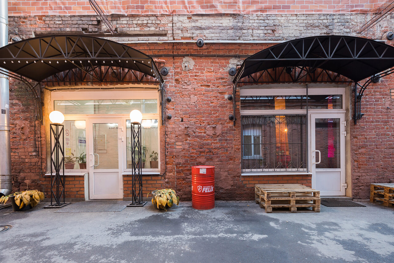 Арендовать COM.NATA. Лофт-пространство в красном кирпиче 