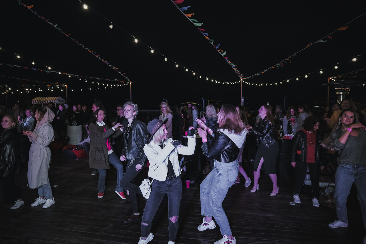 Арендовать Igloobar Многофункциональная крыша в центре Москвы