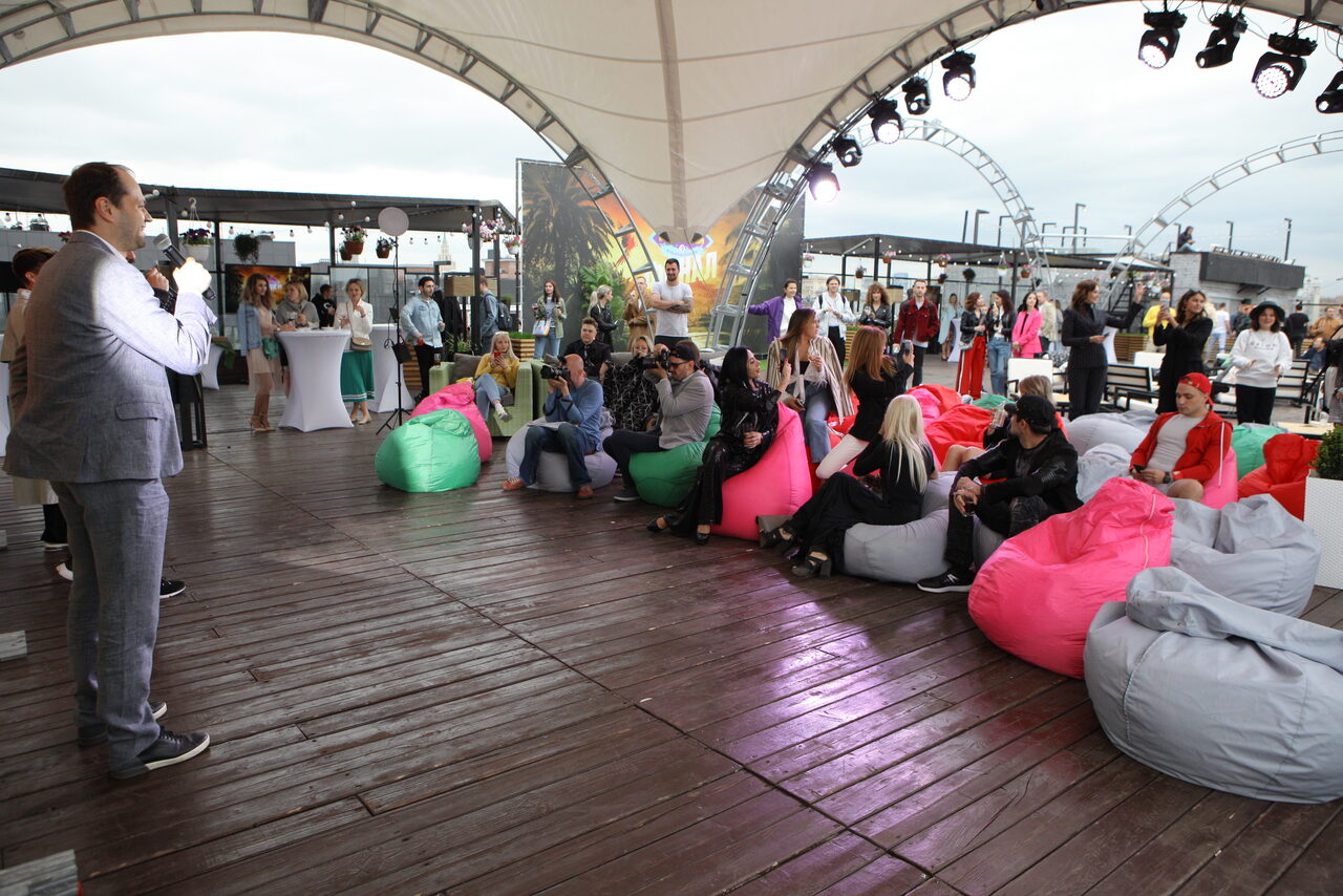 Арендовать Igloobar Многофункциональная крыша в центре Москвы