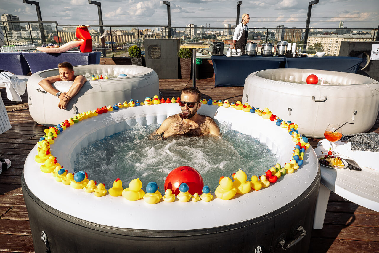 Арендовать Igloobar Многофункциональная крыша в центре Москвы