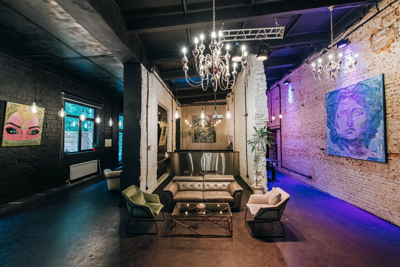 Арендовать Мультиформатное пространство с верандой