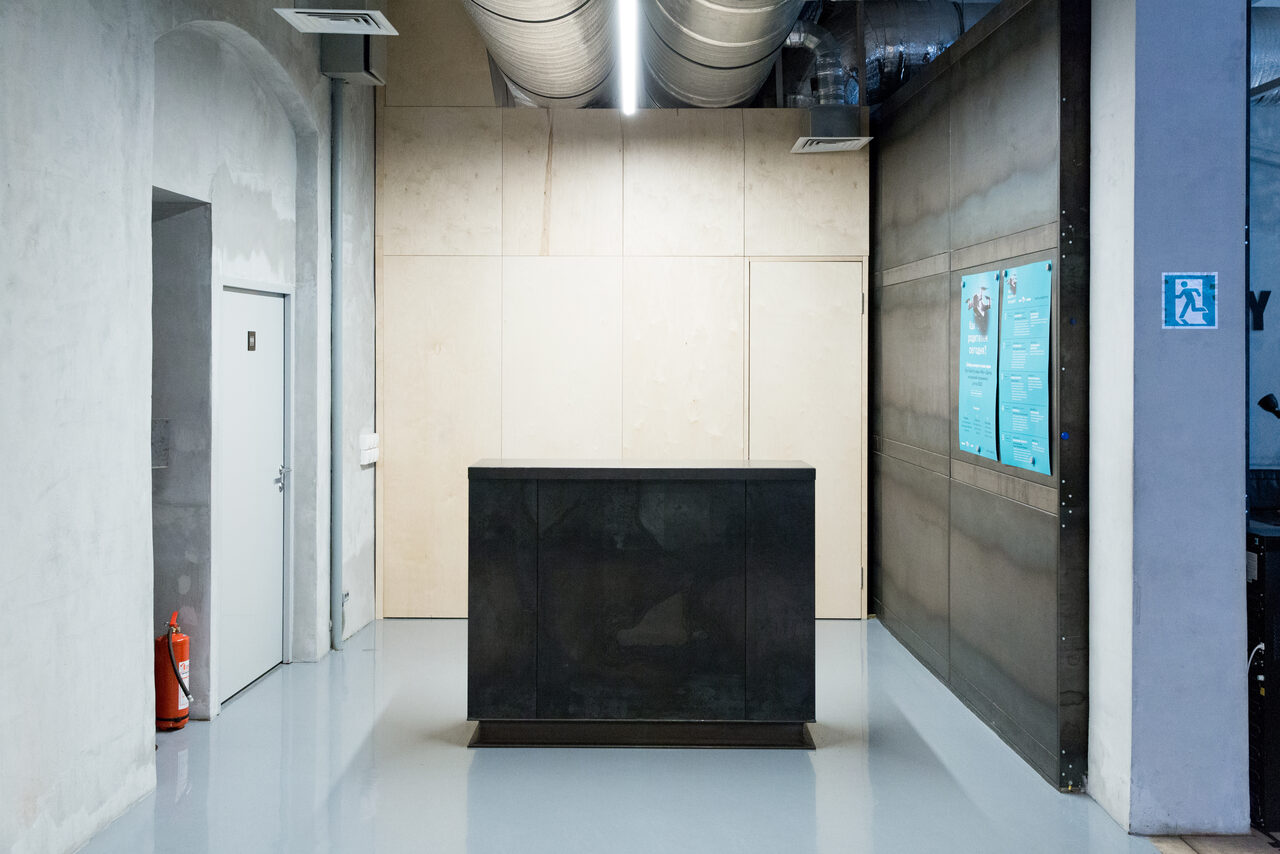 Арендовать Просторный зал для деловых и образовательных мероприятий