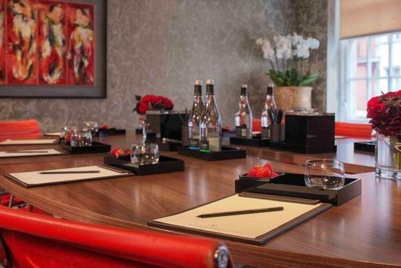 Арендовать Private Room 4 at The May Fair