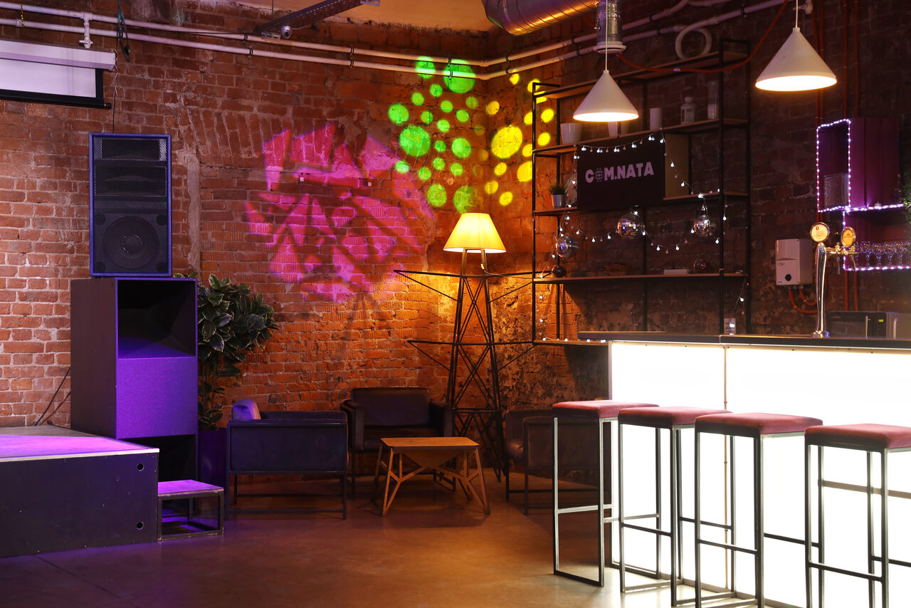 Арендовать Stylish loft for business and celebratory events