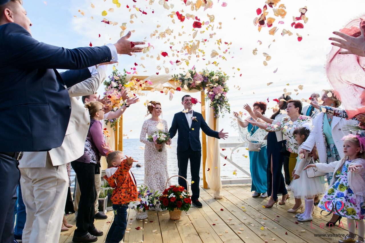 Арендовать Paradise Шатер на берегу Финского залива