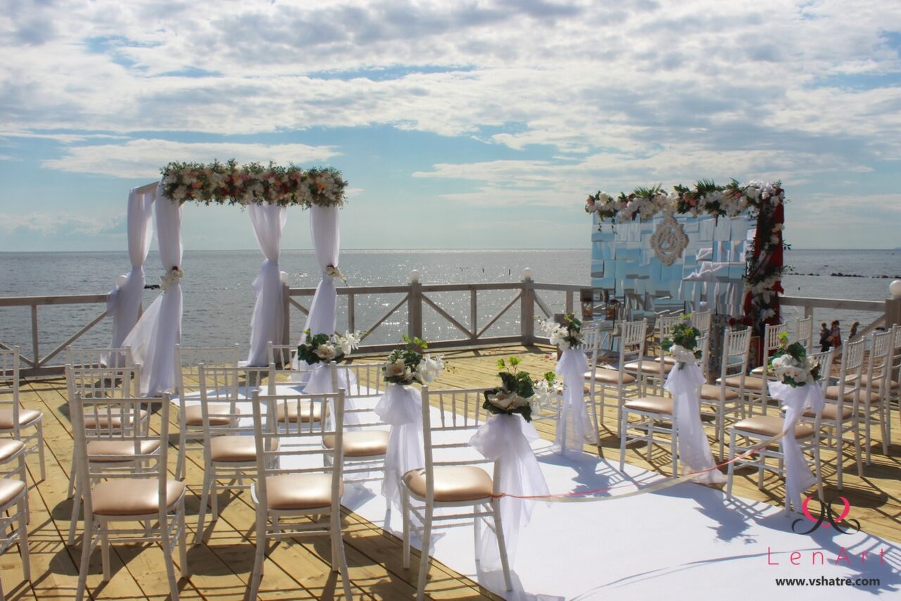 Арендовать Paradise Шатер на берегу Финского залива