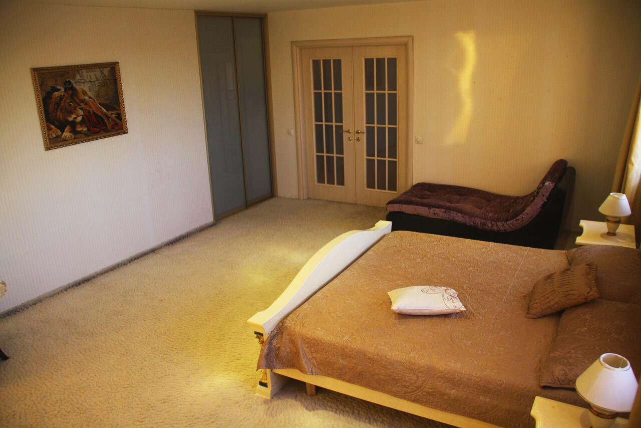 Арендовать Двухуровневая квартира 