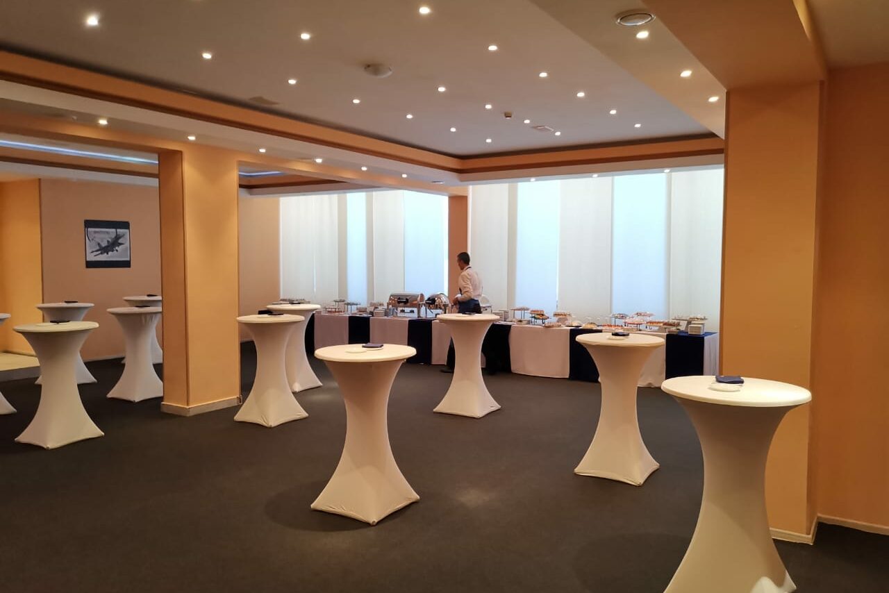 Арендовать Банкетный зал для праздников и конференций