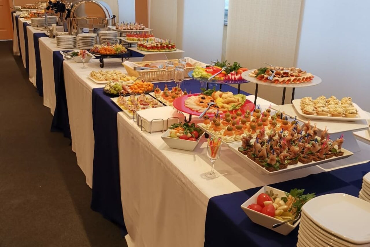 Арендовать Банкетный зал для праздников и конференций