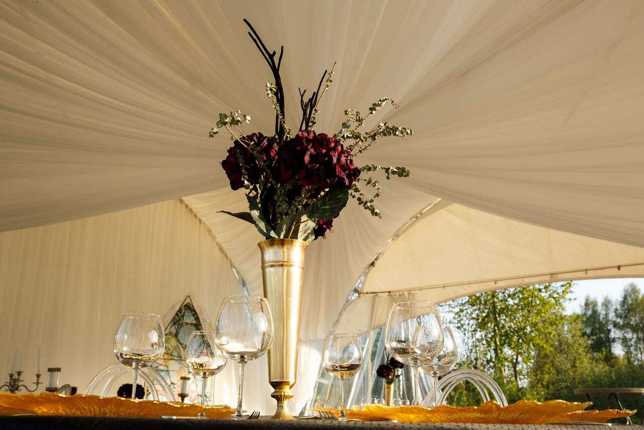 Арендовать Шатер у воды от компании WEDDINGSFERA