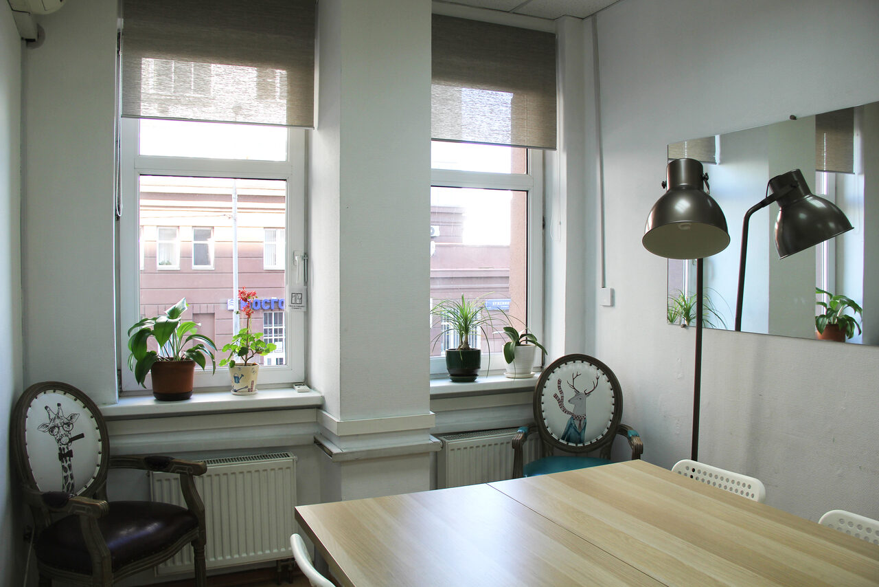 Арендовать Небольшая студия рядом с метро