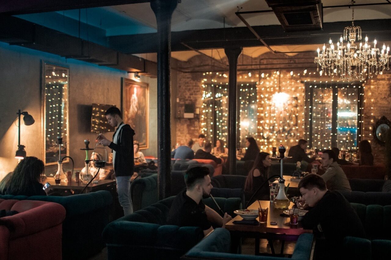 Арендовать Loft for Friends Лаунж-бар с летней верандой