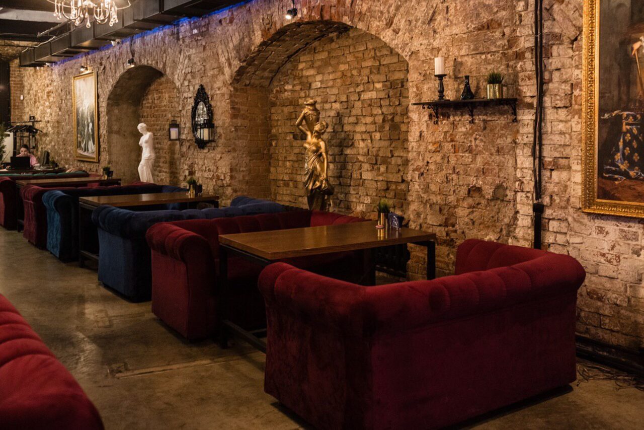 Арендовать Loft for Friends Лаунж-бар с летней верандой