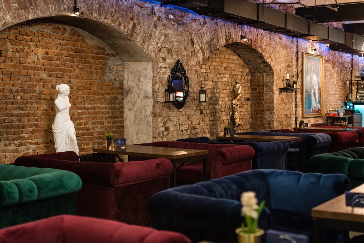 Арендовать Loft for Friends Лаунж-бар с летней верандой