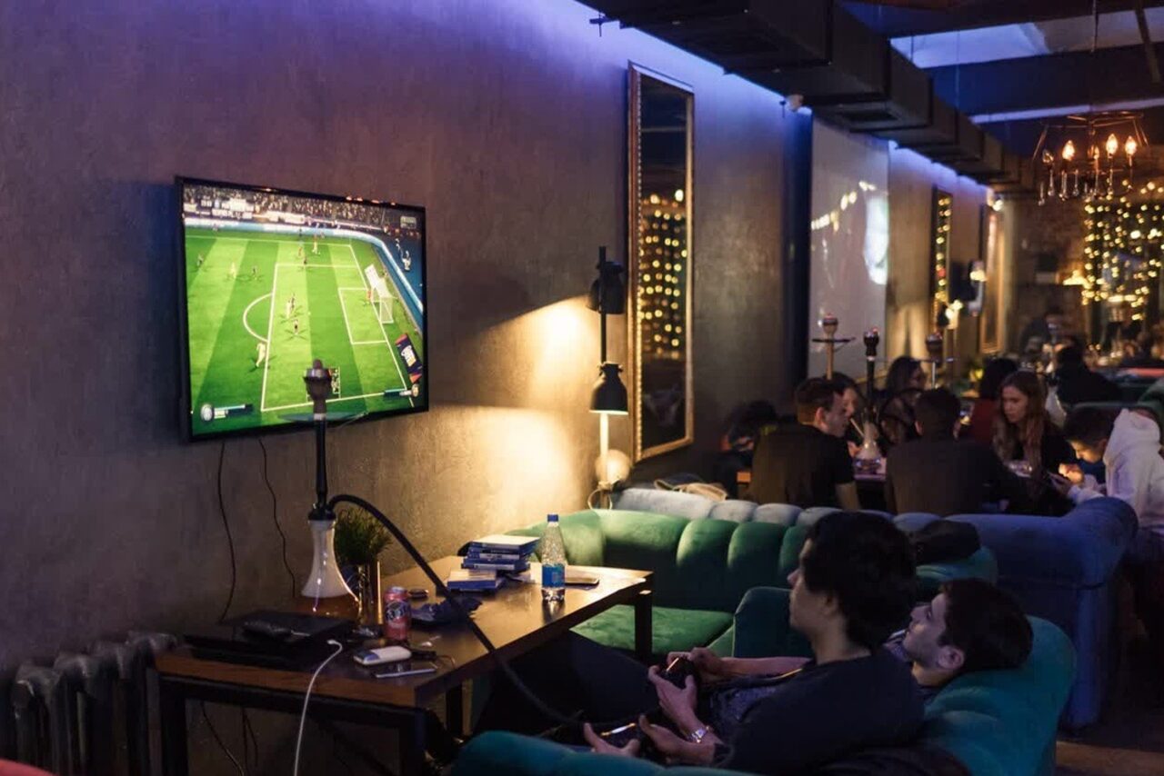 Арендовать Loft for Friends Лаунж-бар с летней верандой