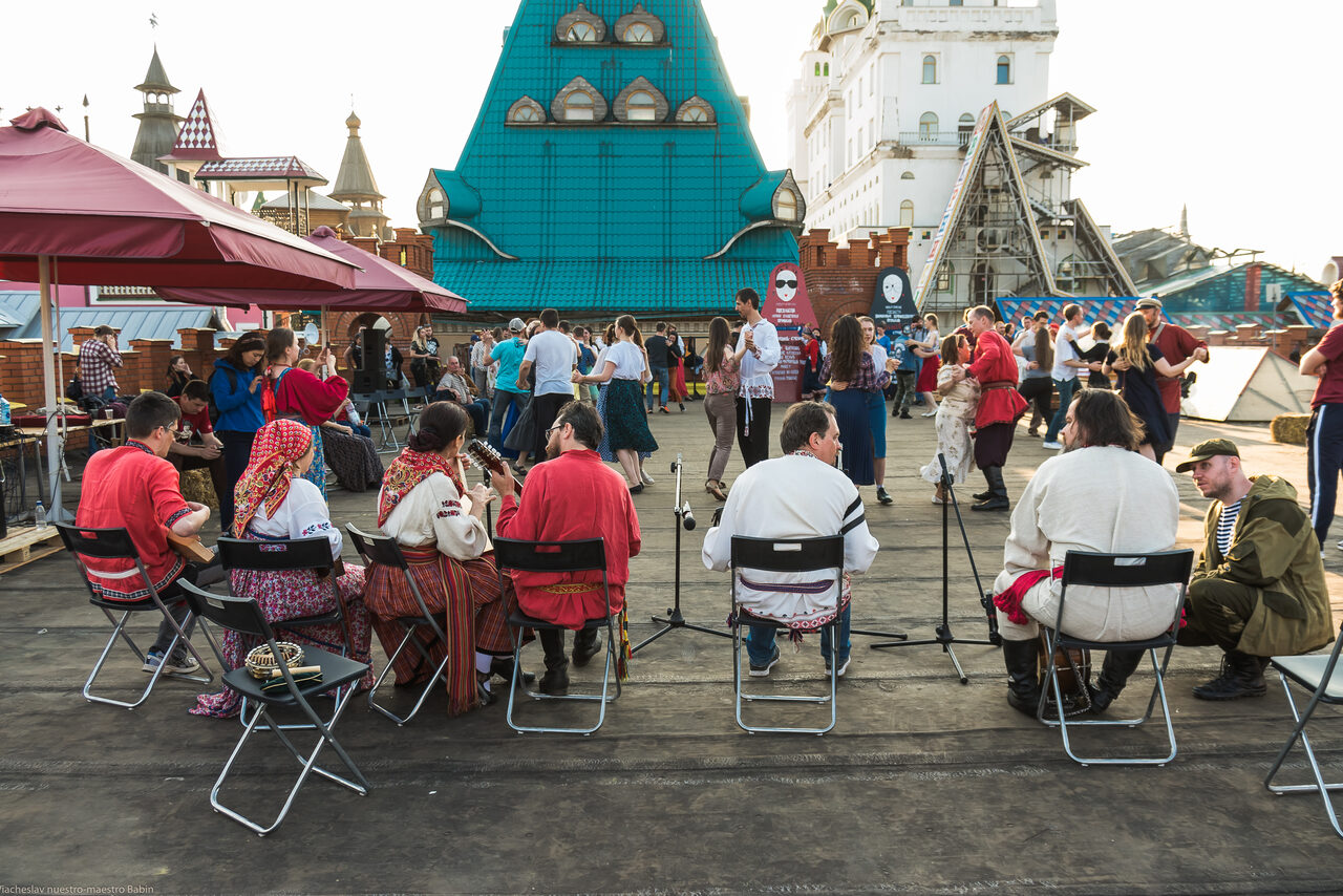 Арендовать Vernissage Крыша для концертов и торжеств