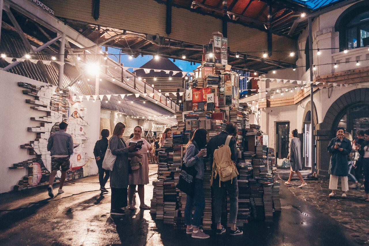 Арендовать Vernissage Уличная зона для масштабных мероприятий