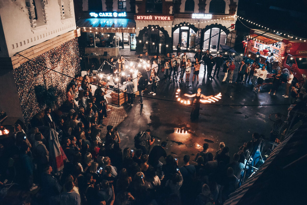 Арендовать Vernissage Уличная зона для масштабных мероприятий