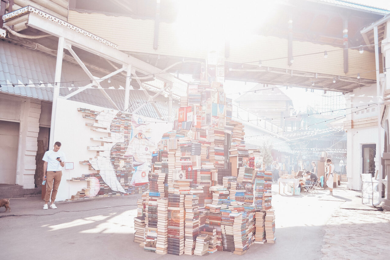 Арендовать Vernissage Уличная зона для масштабных мероприятий