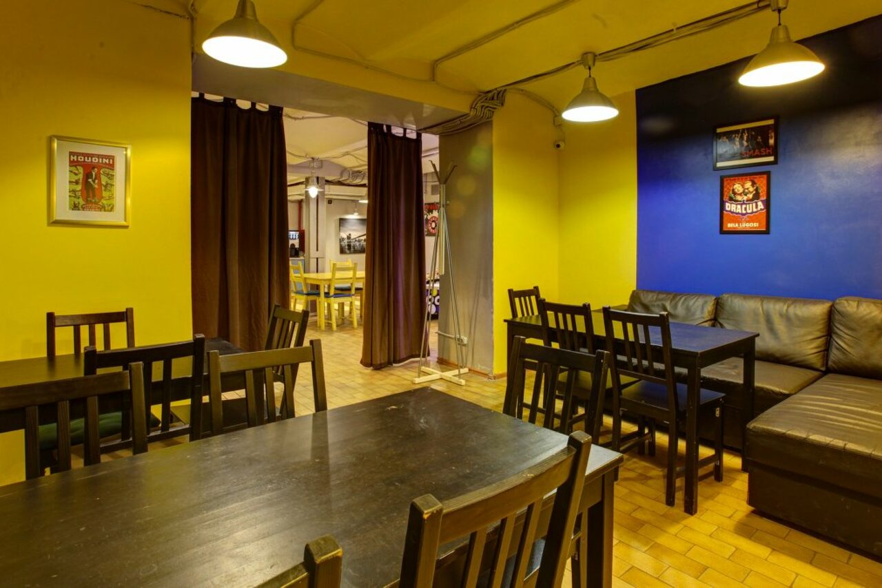 Арендовать CheckPoint Яркий зал в антикафе