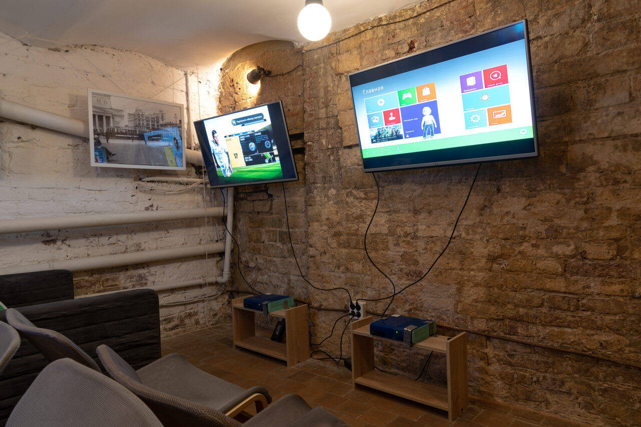 Арендовать CheckPoint Лофт для игр в приставки в центре Москвы