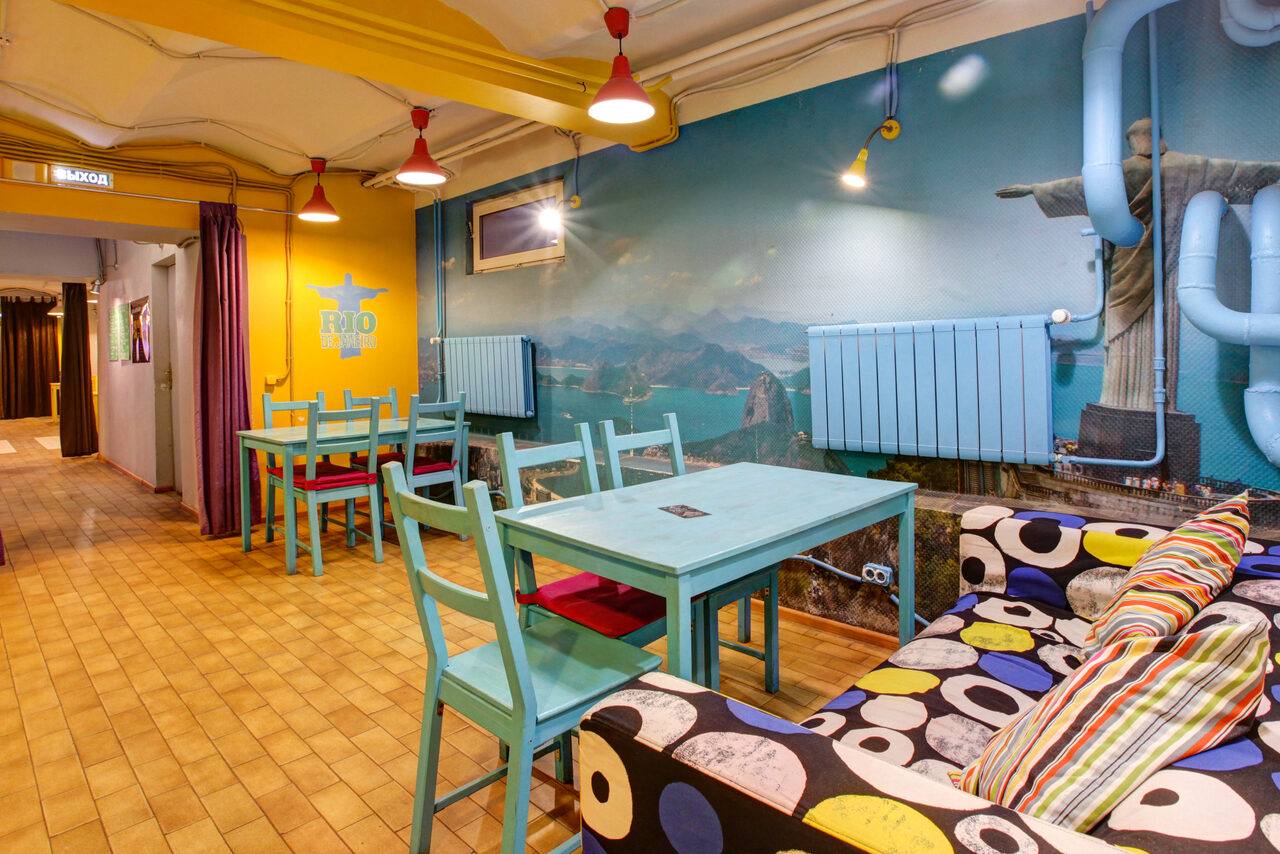 Арендовать Просторный зал для коворкинга в центре Москвы с компьютерами