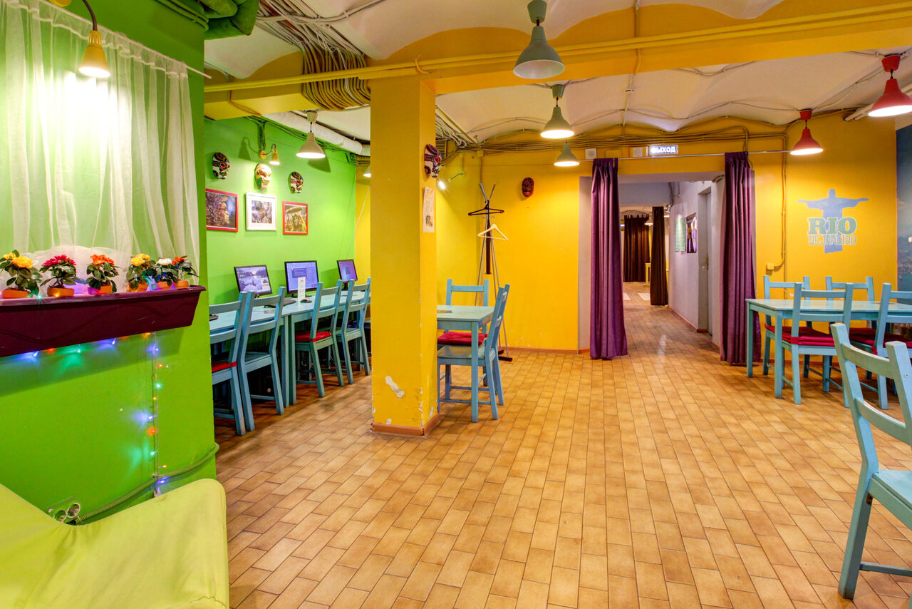 Арендовать Просторный зал для коворкинга в центре Москвы с компьютерами