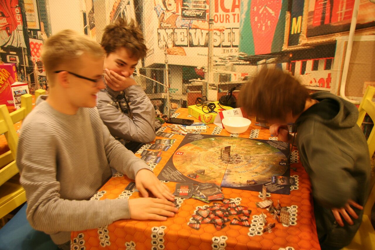 Арендовать Просторный зал для коворкинга в центре Москвы с компьютерами