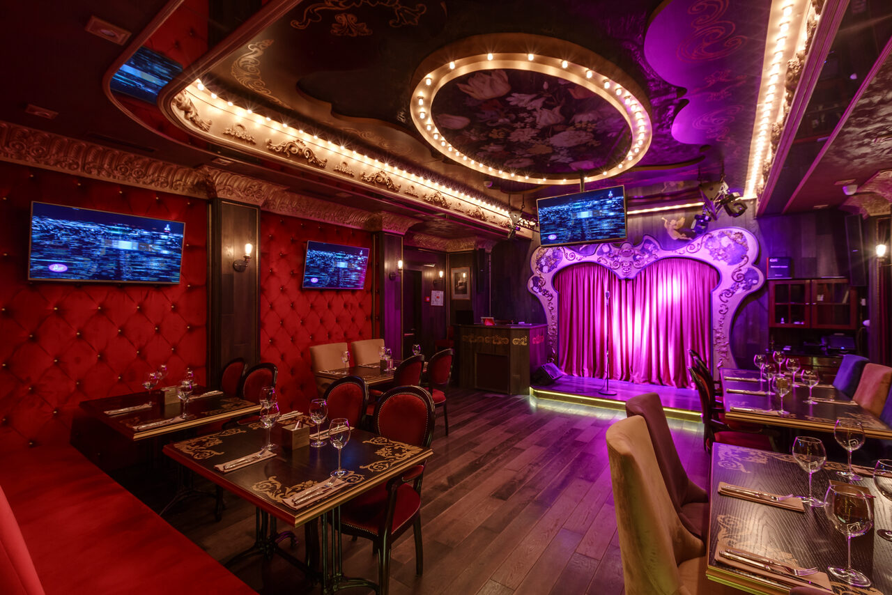 Арендовать Профессионально оборудованный караоке-зал