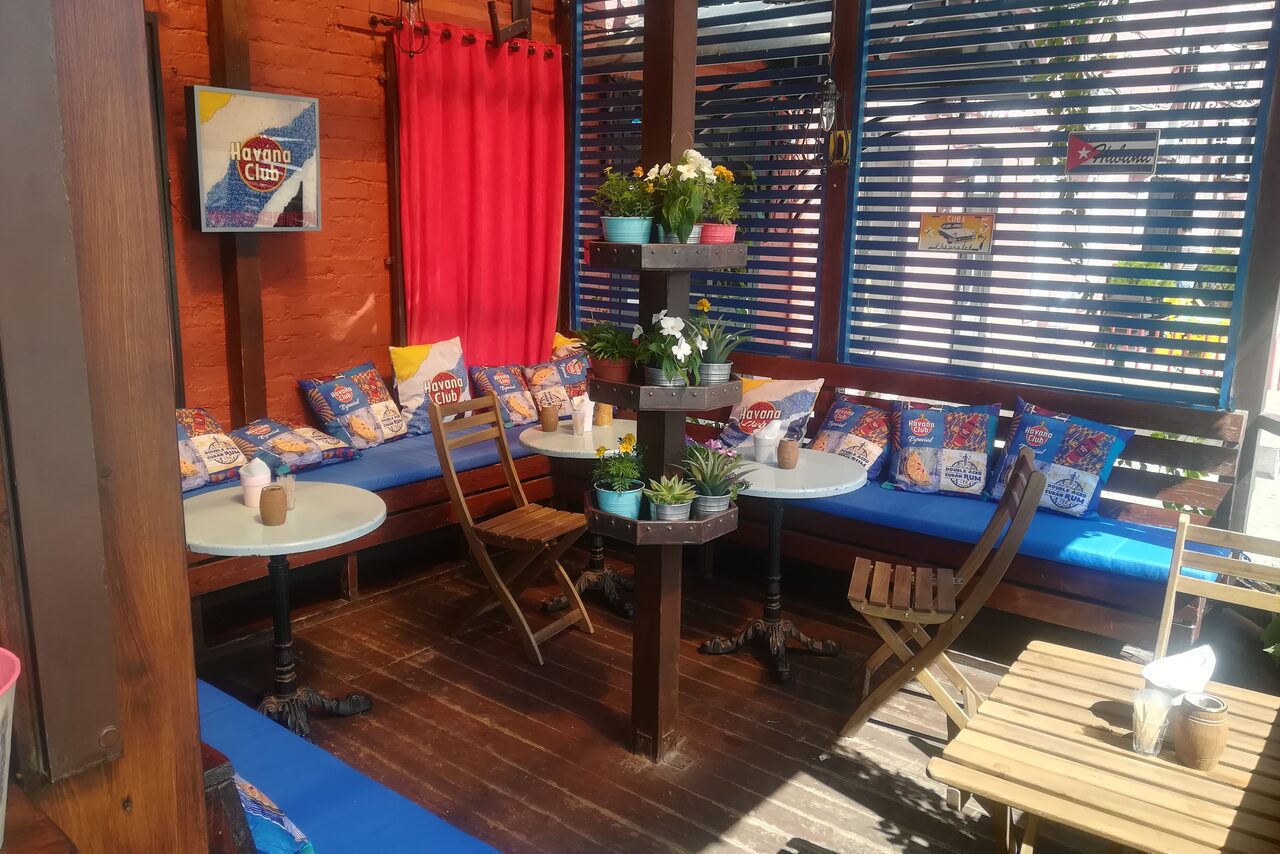 Арендовать Bruce Lee Restaurant & Bar