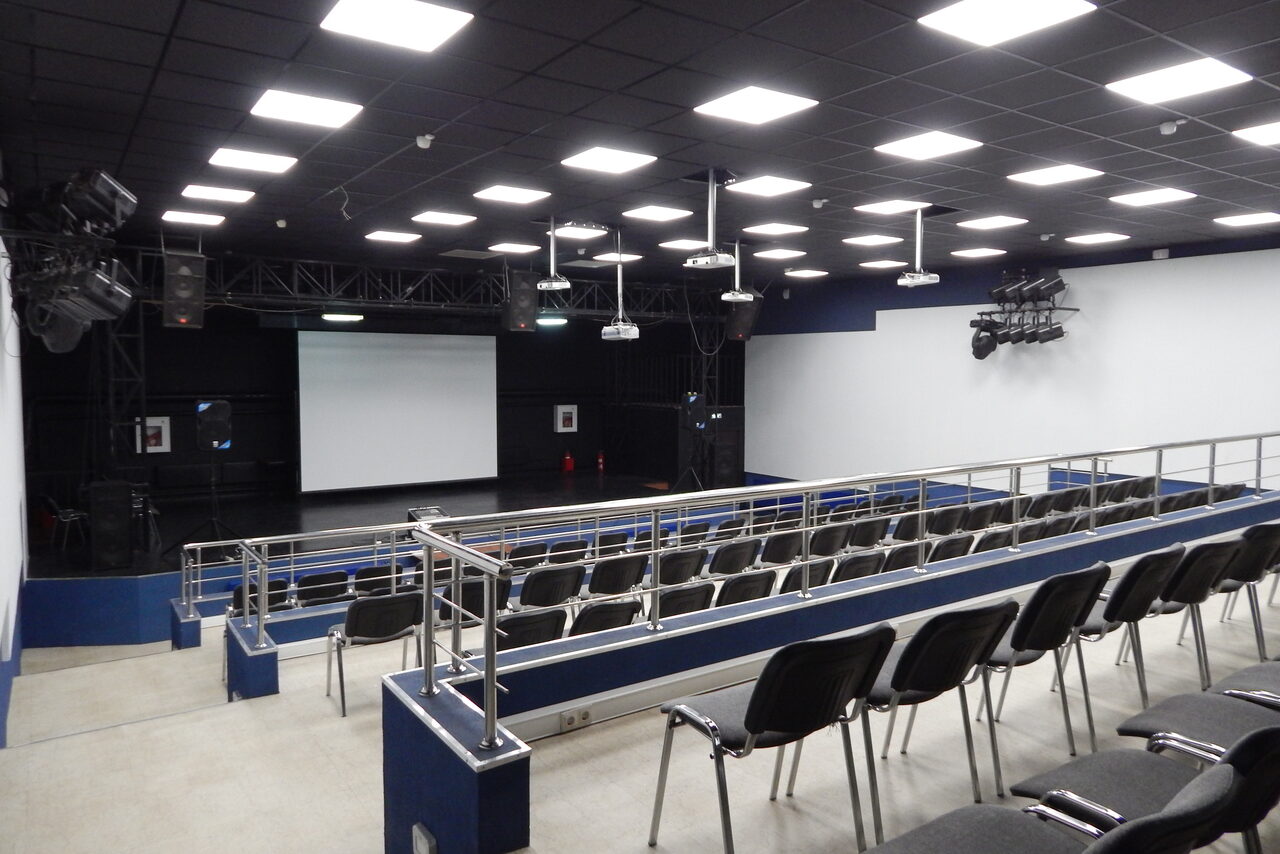 Арендовать HELIOPARK Lesnoy конференц-зал