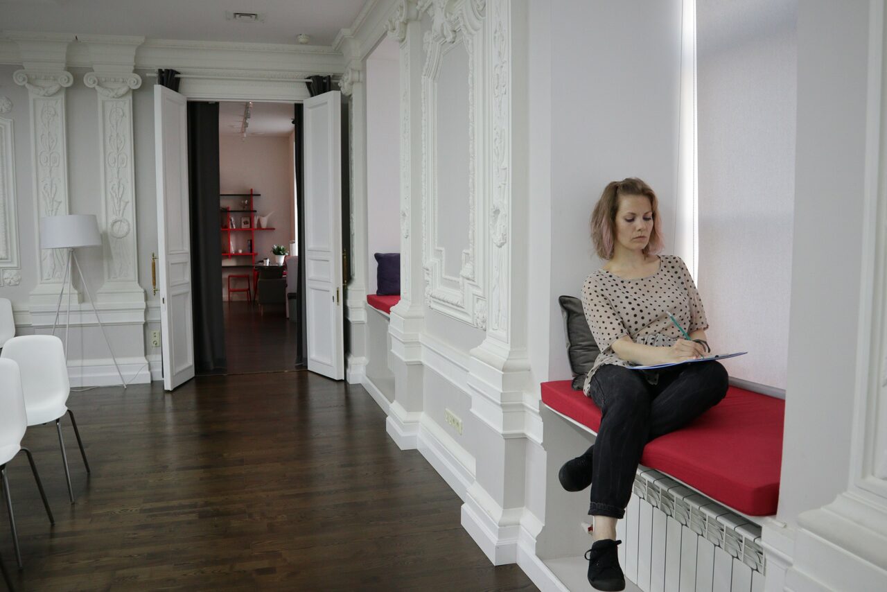 Арендовать Зал с лепниной в историческом здании