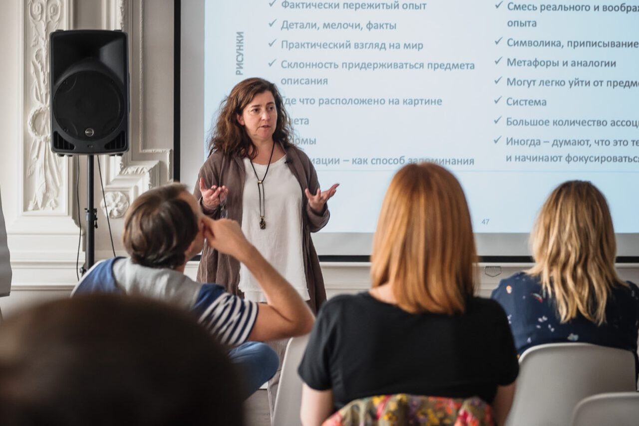 Арендовать Зал с лепниной в историческом здании