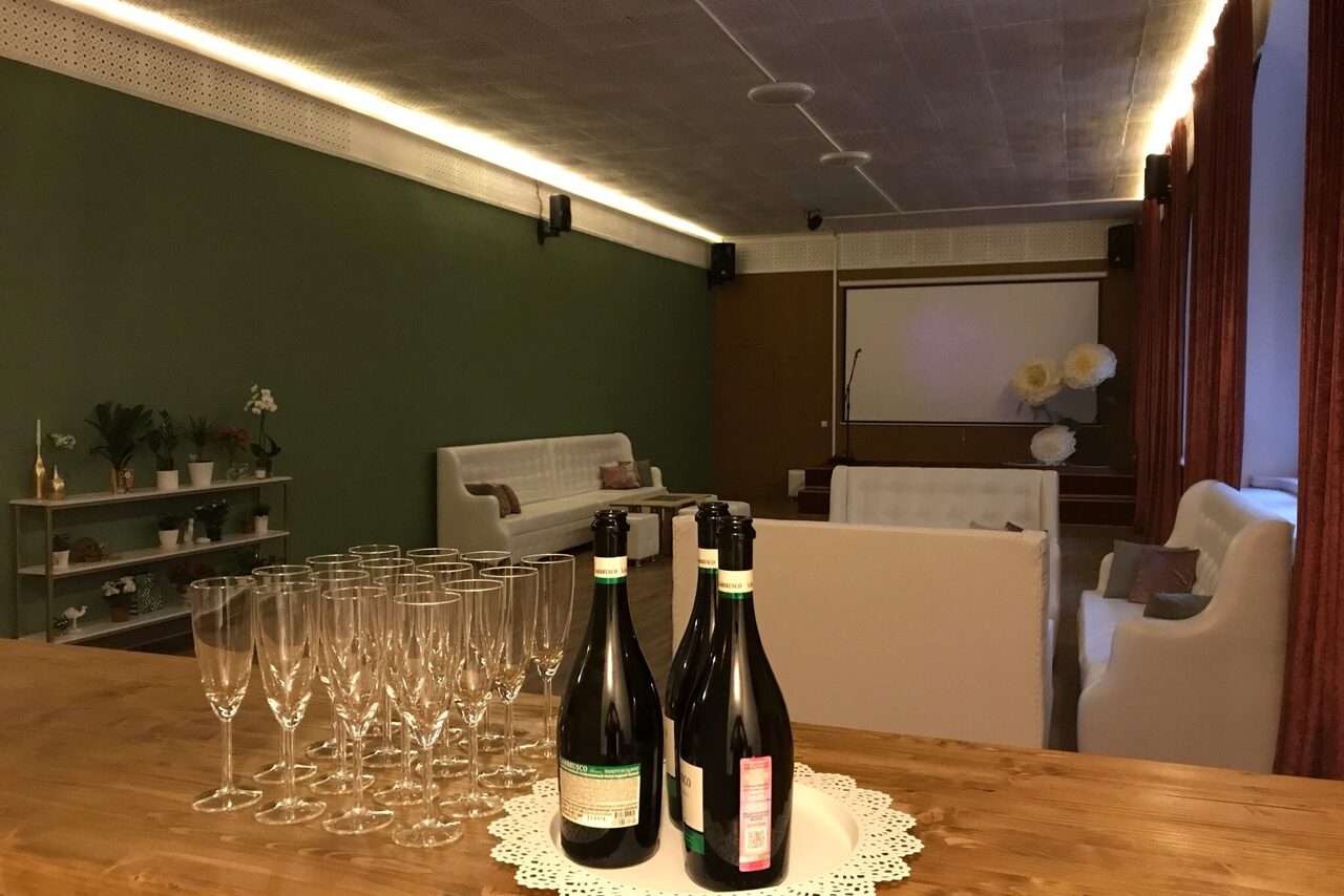 Арендовать Лофт с арочными окнами