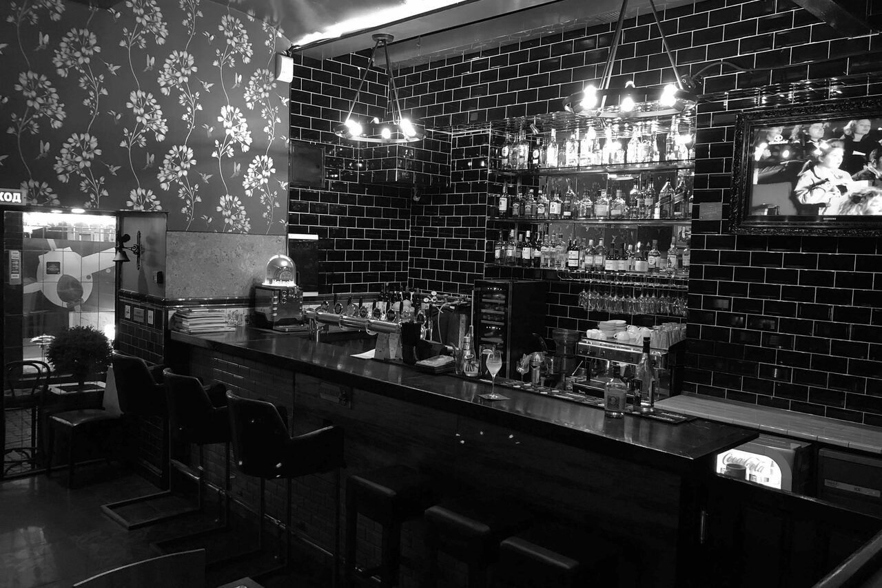 Арендовать Edward`s pub. Лофт в стиле английского паба 