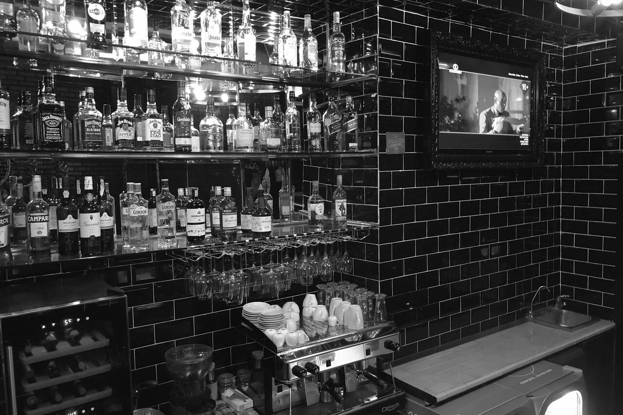 Арендовать Edward`s pub. Лофт в стиле английского паба 