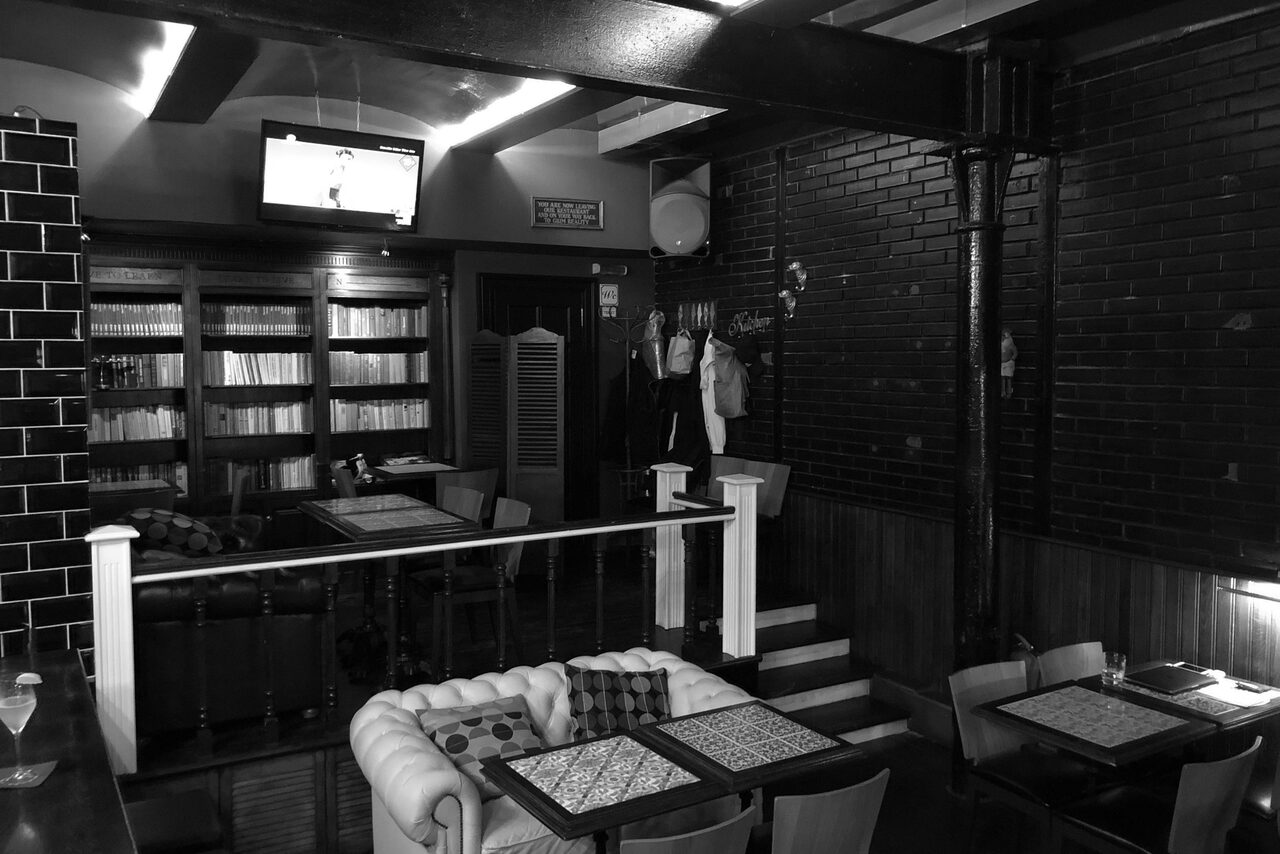 Арендовать Edward`s pub. Лофт в стиле английского паба 