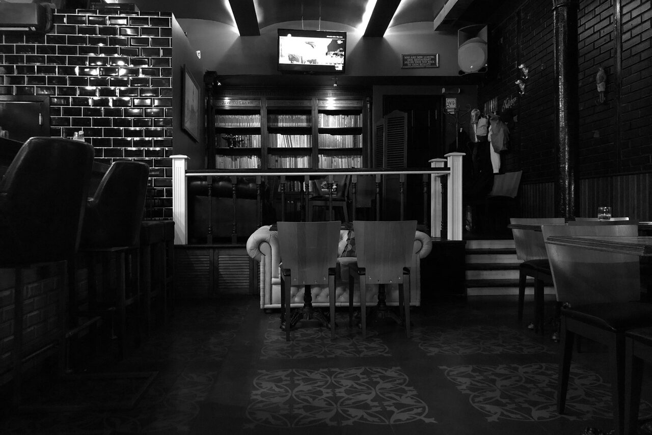 Арендовать Edward`s pub. Лофт в стиле английского паба 