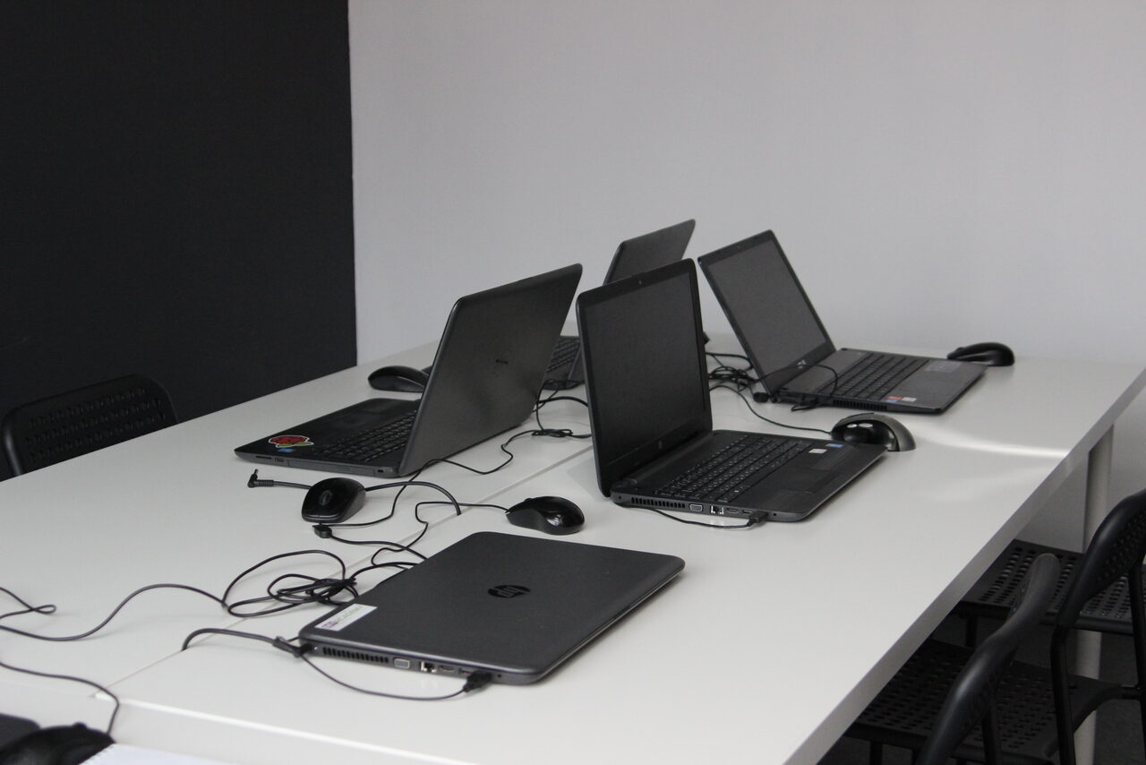 Арендовать MyAcademy Маленькая аудитория