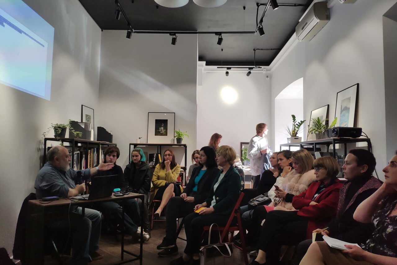 Арендовать Белый тренинг-лофт