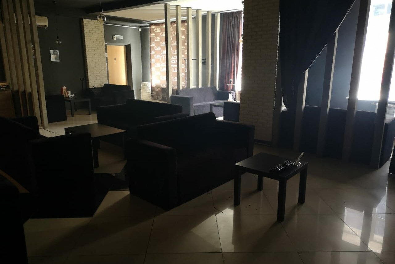 Арендовать Кальянная Black Hookah