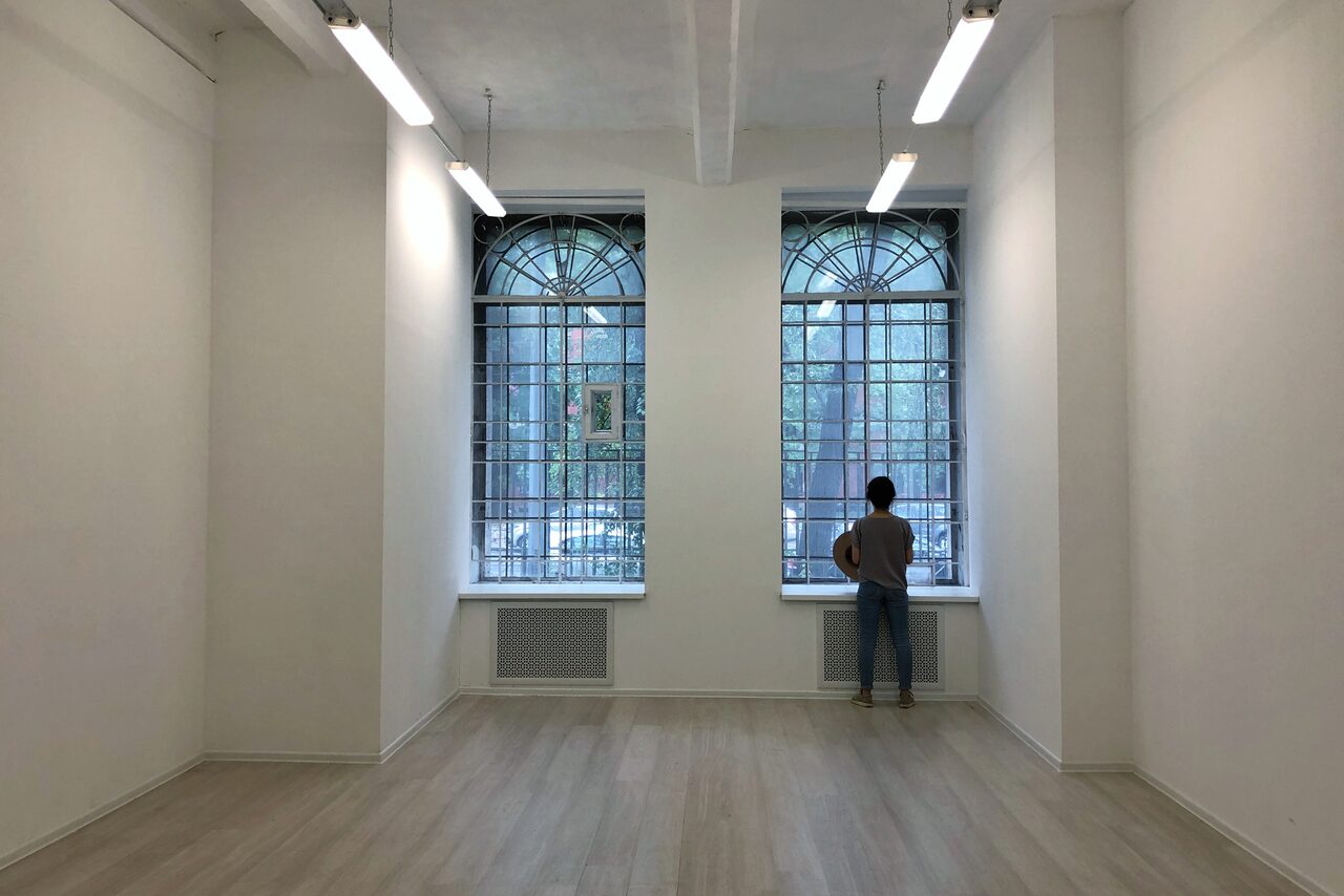 Арендовать Просторный зал при школе красоты ReBelle