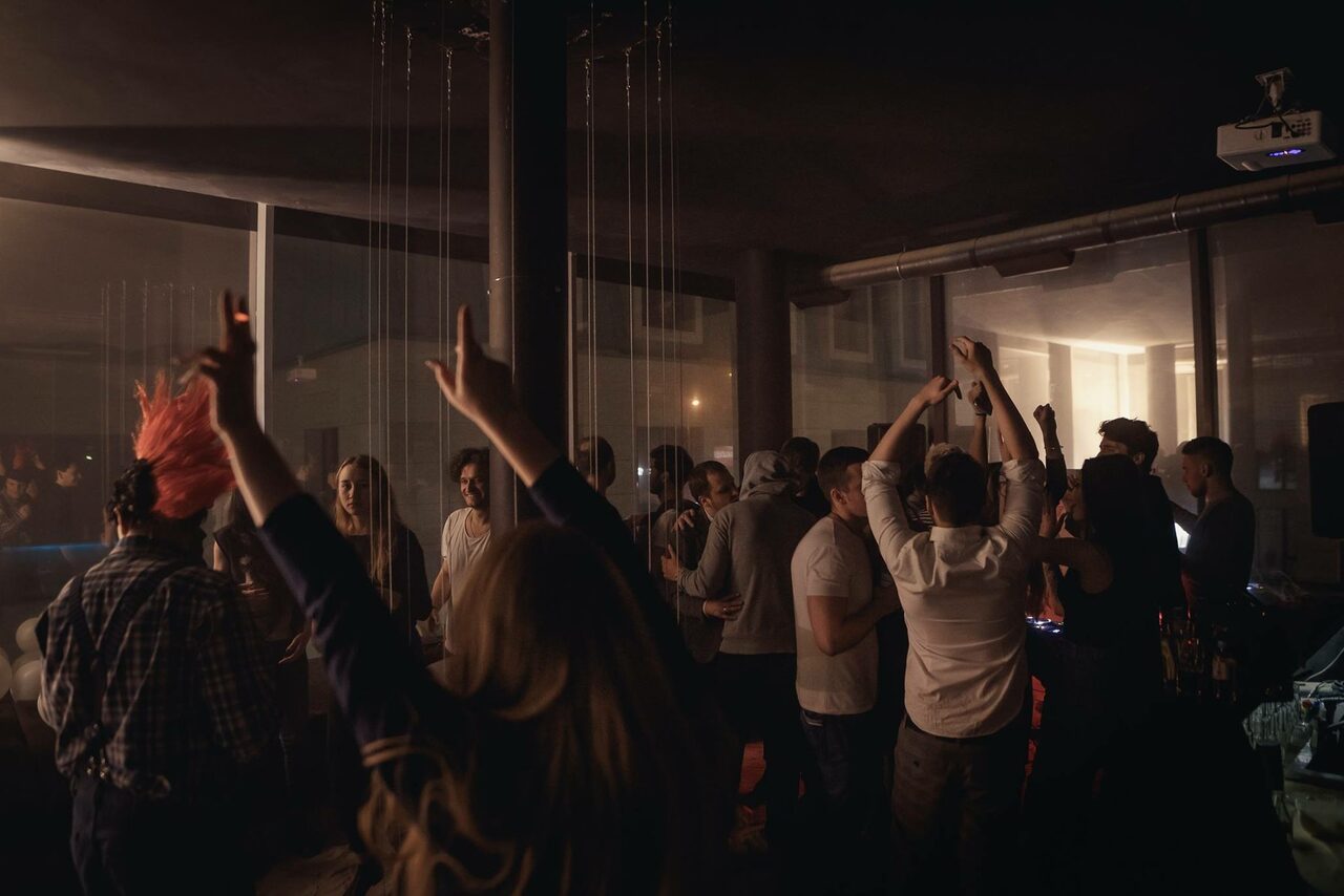 Арендовать Клубное пространство с выходом на крышу