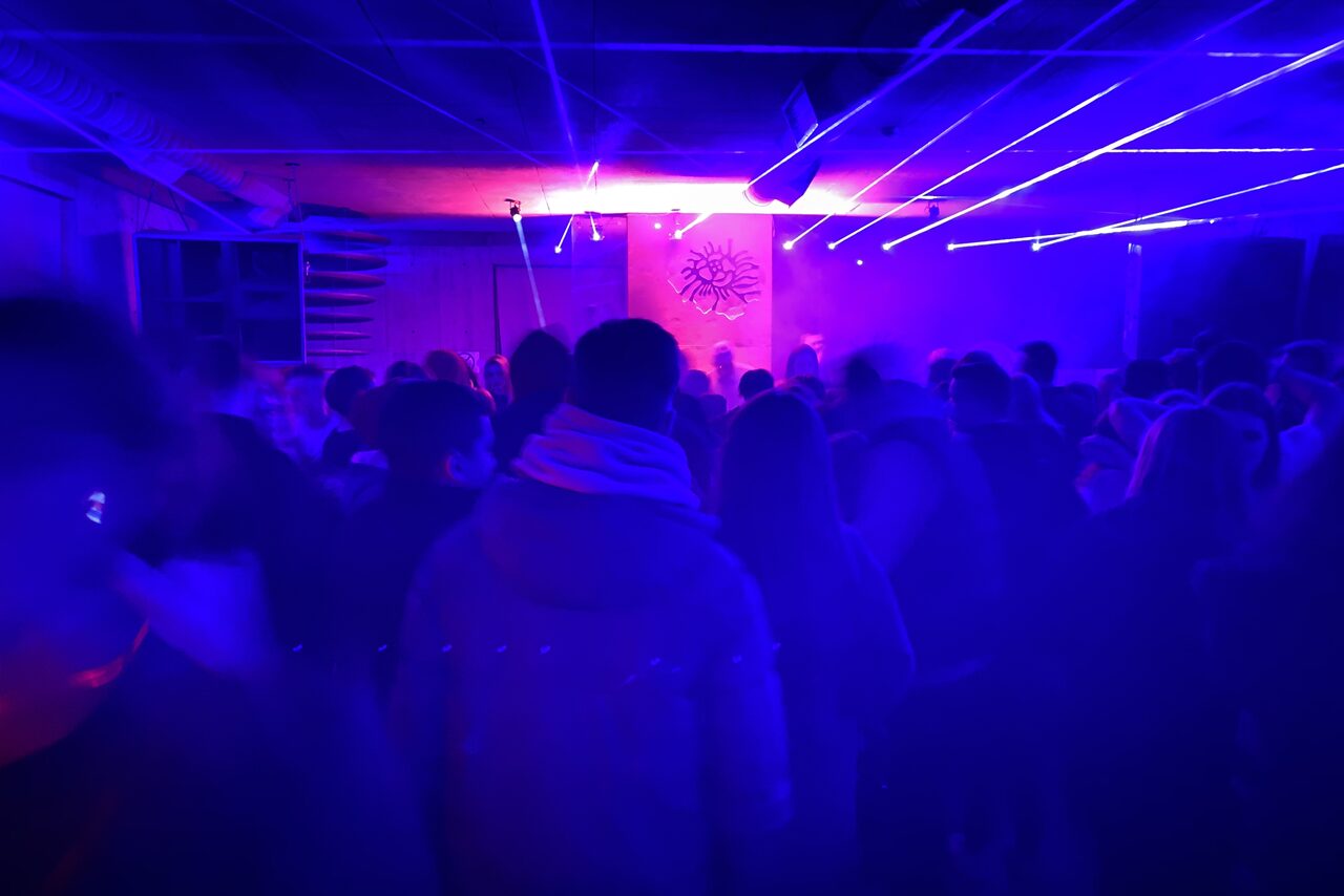 Арендовать Клубное пространство с выходом на крышу