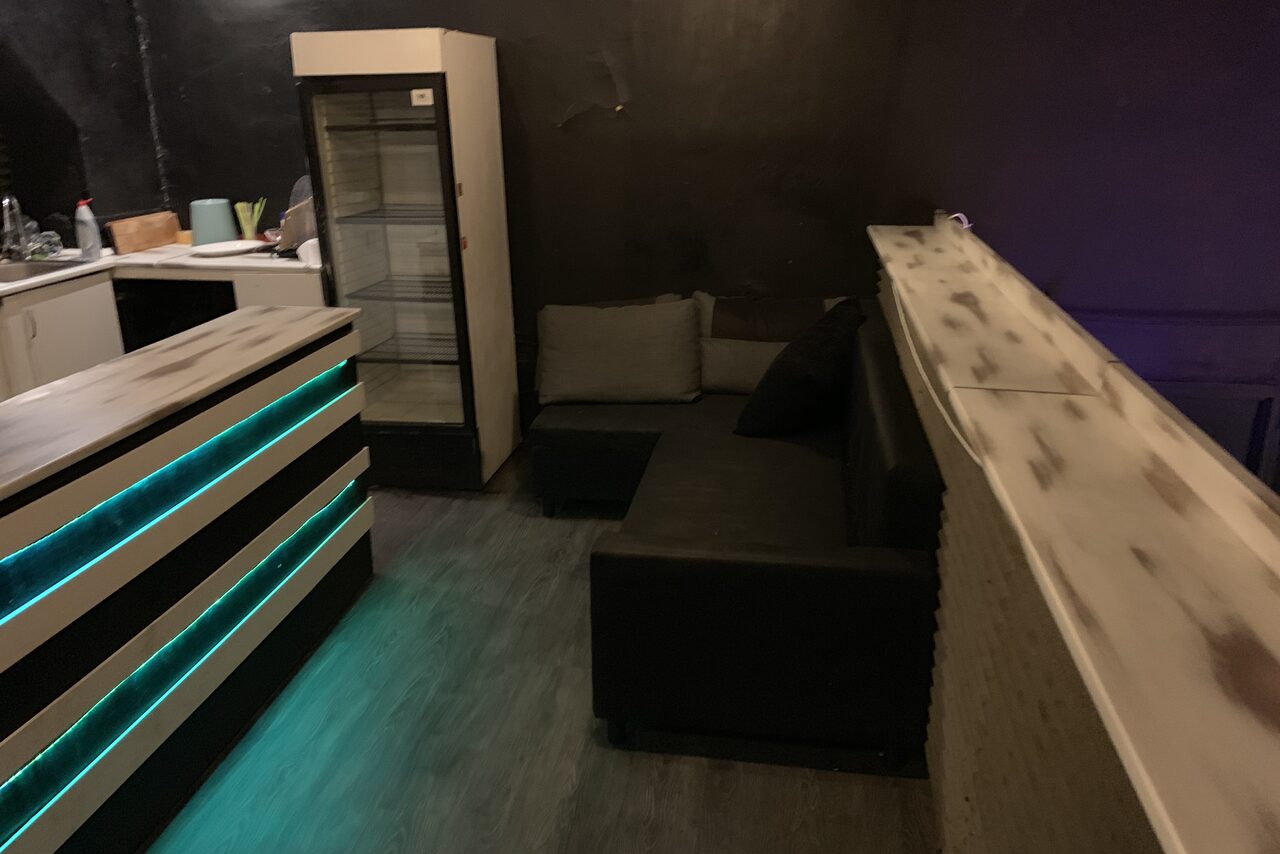 Арендовать Nii Универсальный лофт с зеркальной стеной